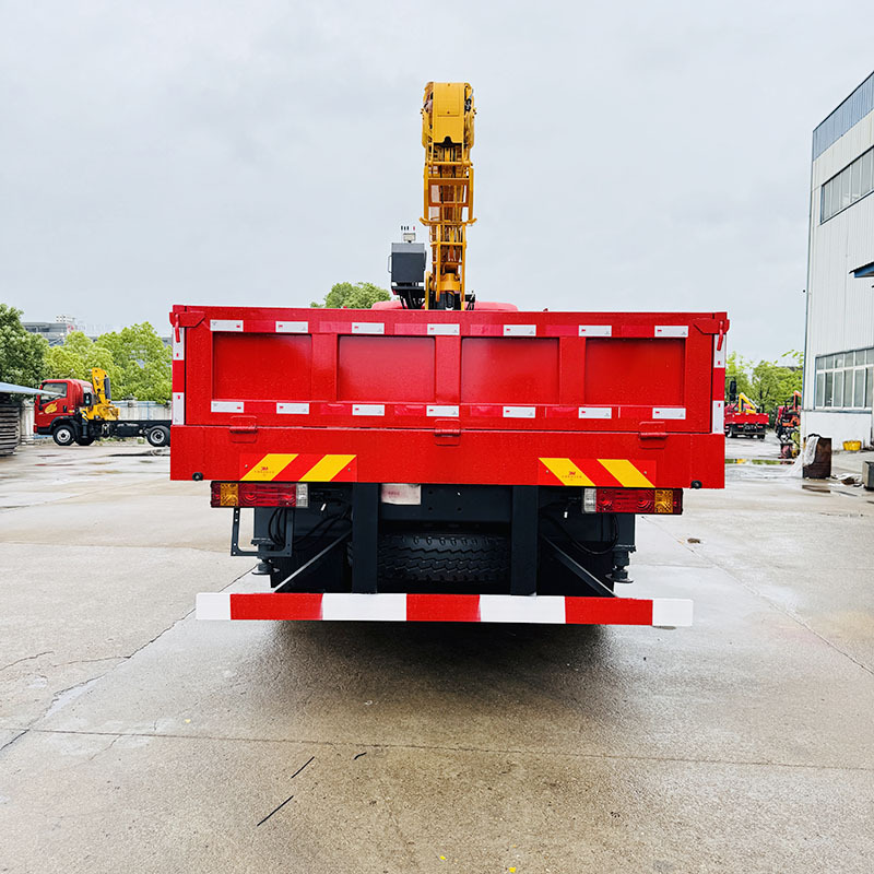 SHACMAN L5000 4x2 Truck Equipped with an 8 ton Telescopic Boom Crane,Hubei Jiafeng Automotive Equipment Co., Ltd,SHACMAN L5000 4x2 Truck Equipped with an 8 ton Telescopic Boom Crane