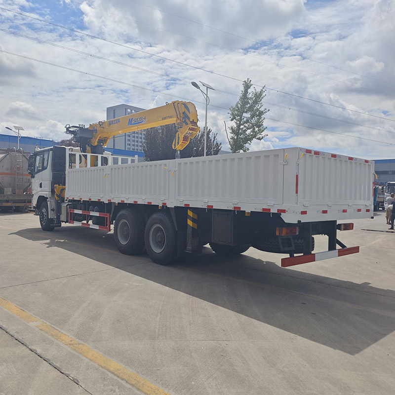 SHACMAN X3000 6x4 Truck with  XCMG 12 ton 4-section telescopic boom crane,Hubei Jiafeng Automotive Equipment Co., Ltd,SHACMAN X3000 6x4 Truck with  XCMG 12 ton 4-section telescopic boom crane