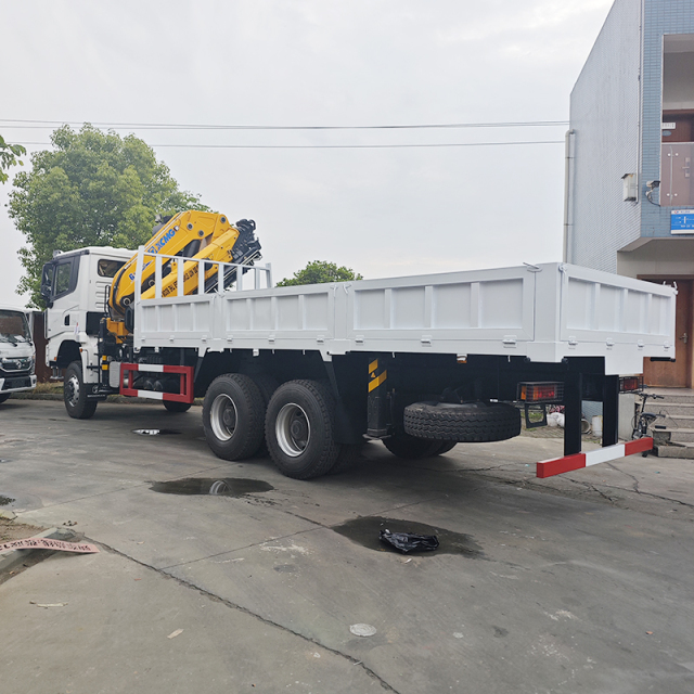 SHACMAN X3000 6x6 Freight Truck Equipped with  XCMG 21 ton Articulated Boom Crane,Hubei Jiafeng Automotive Equipment Co., Ltd,SHACMAN X3000 6x6 Freight Truck Equipped with  XCMG 21 ton Articulated Boom Crane