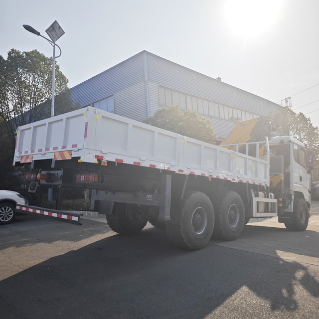 SHACMAN X5000 6x4 Truck Equipped with  XCMG 23 ton Folding Boom Crane,Hubei Jiafeng Automotive Equipment Co., Ltd,SHACMAN X5000 6x4 Truck Equipped with  XCMG 23 ton Folding Boom Crane