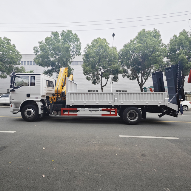 SHACMAN Automobile L3000 4x2 Truck  with  XCMG 8 ton folding boom crane with hydraulic ladder,Hubei Jiafeng Automotive Equipment Co., Ltd,SHACMAN Automobile L3000 4x2 Truck  with  XCMG 8 ton folding boom crane with hydraulic ladder