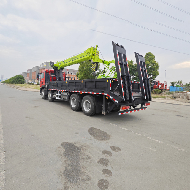 Sinotruk HOWO 8x4 TX Truck with a Zoomlion 16 ton telescopic boom crane and ladder,Hubei Jiafeng Automotive Equipment Co., Ltd,Sinotruk HOWO 8x4 TX Truck with a Zoomlion 16 ton telescopic boom crane and ladder