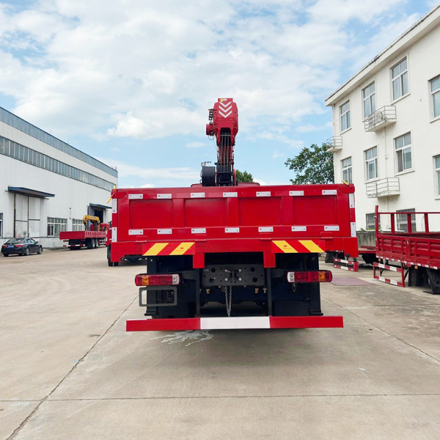 Sinotruk HOWO 8x4 Truck Equipped with a Sany 16 ton Crane,Hubei Jiafeng Automotive Equipment Co., Ltd,Sinotruk HOWO 8x4 Truck Equipped with a Sany 16 ton Crane