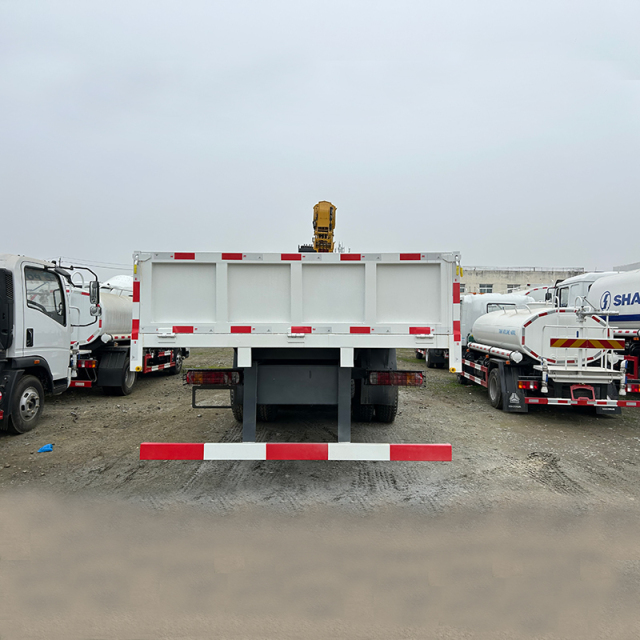 Sinotruk HOWO 6x4 Truck Equipped with a XCMG 10 ton Crane and a 400-horsepower Engine,Hubei Jiafeng Automotive Equipment Co., Ltd,Sinotruk HOWO 6x4 Truck Equipped with a XCMG 10 ton Crane and a 400-horsepower Engine