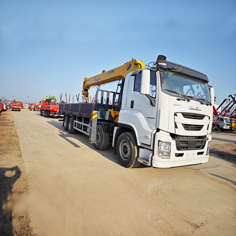 Isuzu 8X4 GIGA Truck Equipped with a XCMG 16 ton Straight-Boom Crane,Hubei Jiafeng Automotive Equipment Co., Ltd,Isuzu 8X4 GIGA Truck Equipped with a XCMG 16 ton Straight-Boom Crane