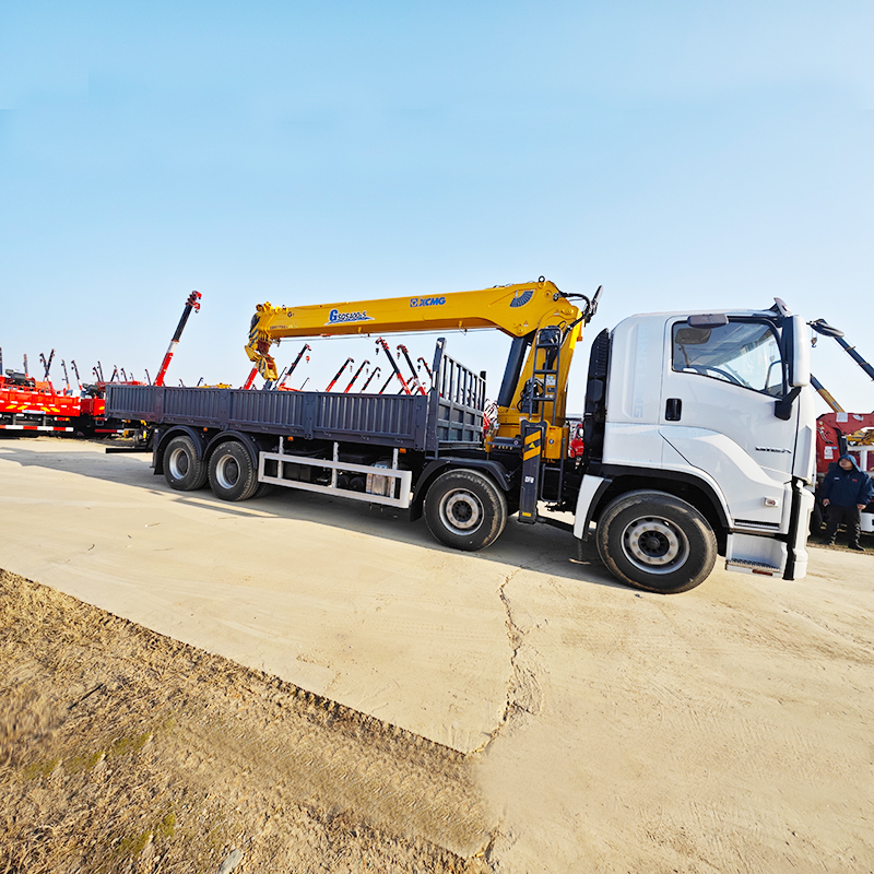 Isuzu 8X4 GIGA Truck Equipped with a XCMG 16 ton Straight-Boom Crane,Hubei Jiafeng Automotive Equipment Co., Ltd,Isuzu 8X4 GIGA Truck Equipped with a XCMG 16 ton Straight-Boom Crane