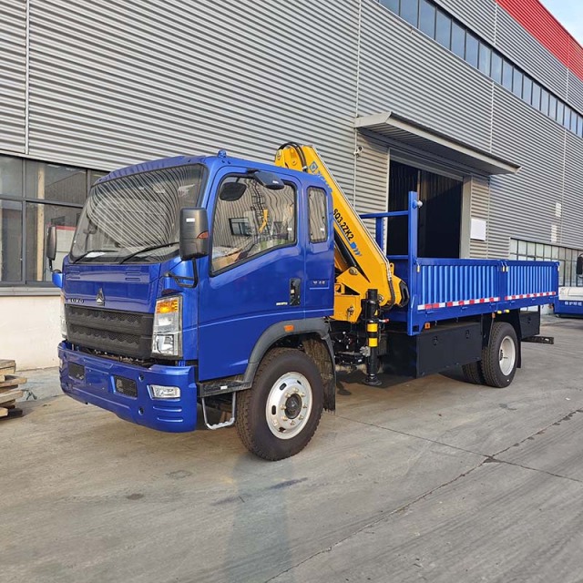 Sinotruk HOWO 4x2 Truck Equipped with a XCMG 3.2 ton small  Folding Boom Crane,Hubei Jiafeng Automotive Equipment Co., Ltd,Sinotruk HOWO 4x2 Truck Equipped with a XCMG 3.2 ton small  Folding Boom Crane