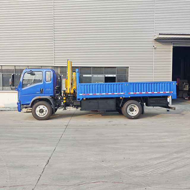 Sinotruk HOWO 4x2 Truck Equipped with a XCMG 3.2 ton small  Folding Boom Crane,Hubei Jiafeng Automotive Equipment Co., Ltd,Sinotruk HOWO 4x2 Truck Equipped with a XCMG 3.2 ton small  Folding Boom Crane
