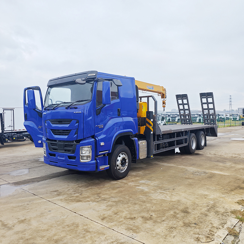 Isuzu 6X4 GIGA Truck with XCMG 5 ton 3-section boom, flatbed, and crane,Hubei Jiafeng Automotive Equipment Co., Ltd,Isuzu 6X4 GIGA Truck with XCMG 5 ton 3-section boom, flatbed, and crane
