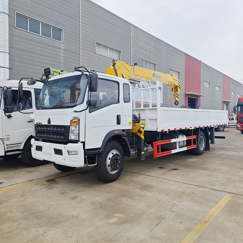 Sinotruk 4x2 HOWO Truck Equipped with a XCMG 5 ton 4-section straight-boom crane,Hubei Jiafeng Automotive Equipment Co., Ltd,Sinotruk 4x2 HOWO Truck Equipped with a XCMG 5 ton 4-section straight-boom crane