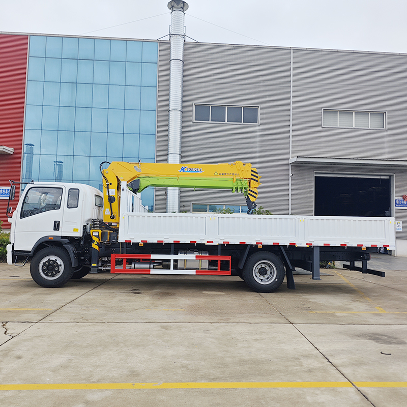 Sinotruk 4x2 HOWO Truck Equipped with a XCMG 5 ton 4-section straight-boom crane,Hubei Jiafeng Automotive Equipment Co., Ltd,Sinotruk 4x2 HOWO Truck Equipped with a XCMG 5 ton 4-section straight-boom crane