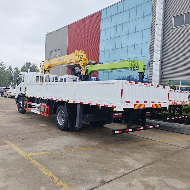 Sinotruk 4x2 HOWO Truck Equipped with a XCMG 5 ton 4-section straight-boom crane,Hubei Jiafeng Automotive Equipment Co., Ltd,Sinotruk 4x2 HOWO Truck Equipped with a XCMG 5 ton 4-section straight-boom crane