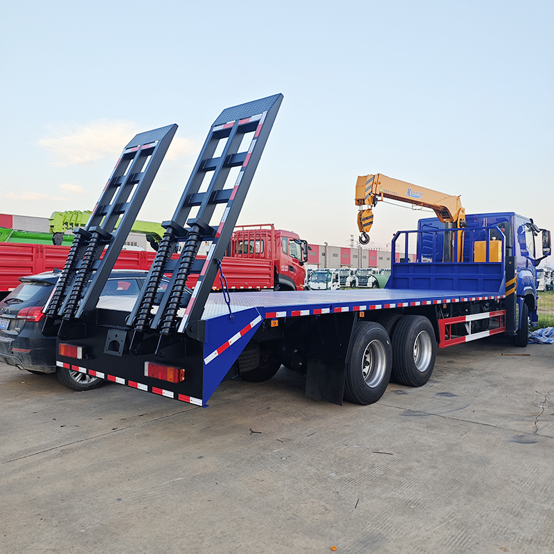 Isuzu 6X4 GIGA Truck with XCMG 5 ton 3-section boom, flatbed, and crane,Hubei Jiafeng Automotive Equipment Co., Ltd,Isuzu 6X4 GIGA Truck with XCMG 5 ton 3-section boom, flatbed, and crane