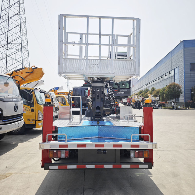 Isuzu 4x2 30-meter Aerial Work Platform Truck with Basket,Hubei Jiafeng Automotive Equipment Co., Ltd,Isuzu 4x2 30-meter Aerial Work Platform Truck with Basket