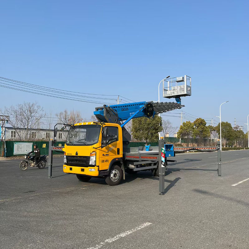 Sinotruk HOWO 4×2 35-meter Aerial Work Boom Platform Truck,Hubei Jiafeng Automotive Equipment Co., Ltd,Sinotruk HOWO 4×2 35-meter Aerial Work Boom Platform Truck