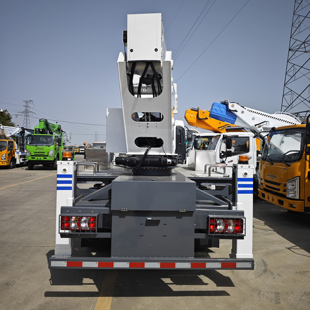 SHACMAN X9 4×2 26 meters Aerial Work Platform Truck,Hubei Jiafeng Automotive Equipment Co., Ltd,SHACMAN X9 4×2 26 meters Aerial Work Platform Truck