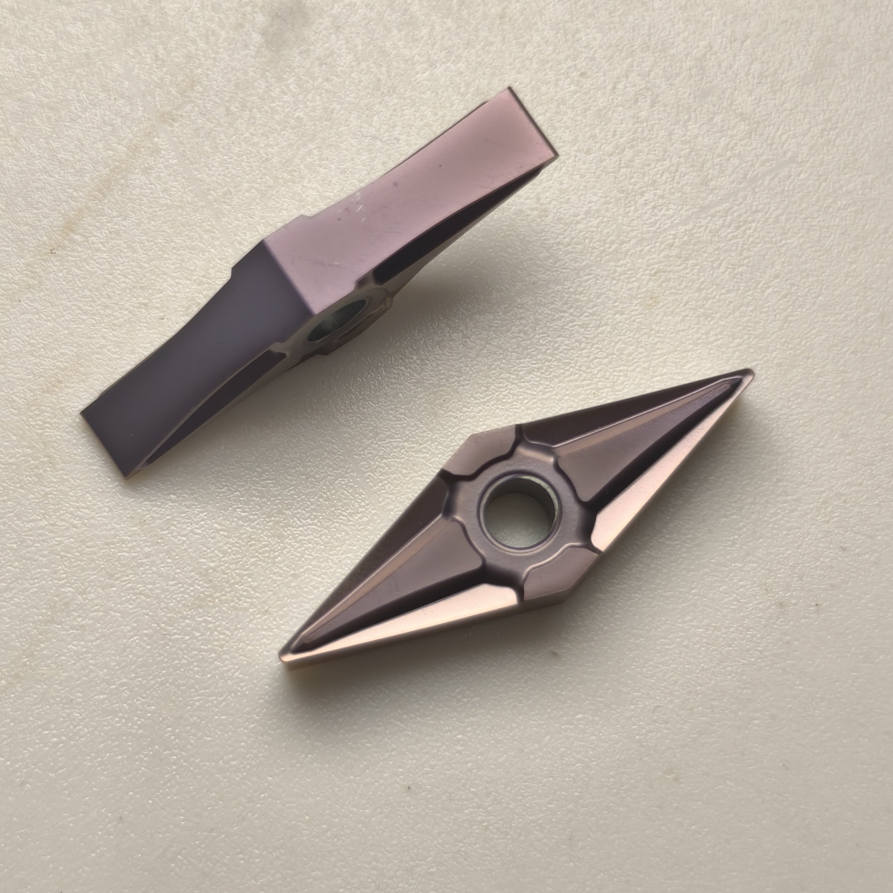 Carbide CNC Insert VNMG160404/VNMG160408/VNMG160412 Is Used to CNC Turning Tool Plate of MVJNR Tool Holder