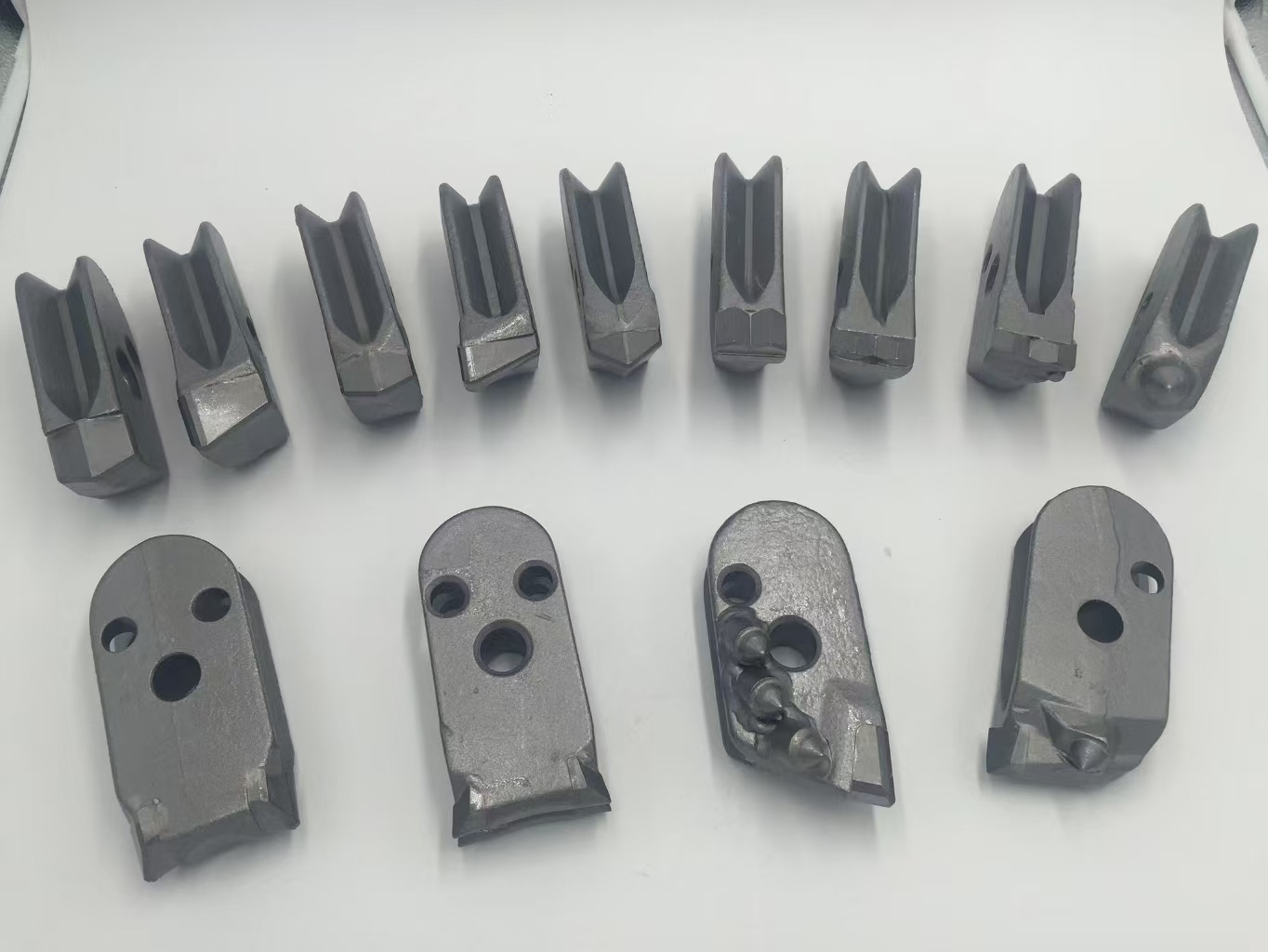 Sharp Flat Bucket Teeth for 18S 35S Excavator Parts 25SRC 35SRC Construction Machinery Parts