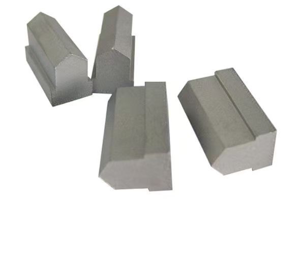 Alloy Tungsten Carbide Drill Bit Tips Custom Size ISO 9001:2000 Certified Silvery Grey Polished/Sand Blasted Surface