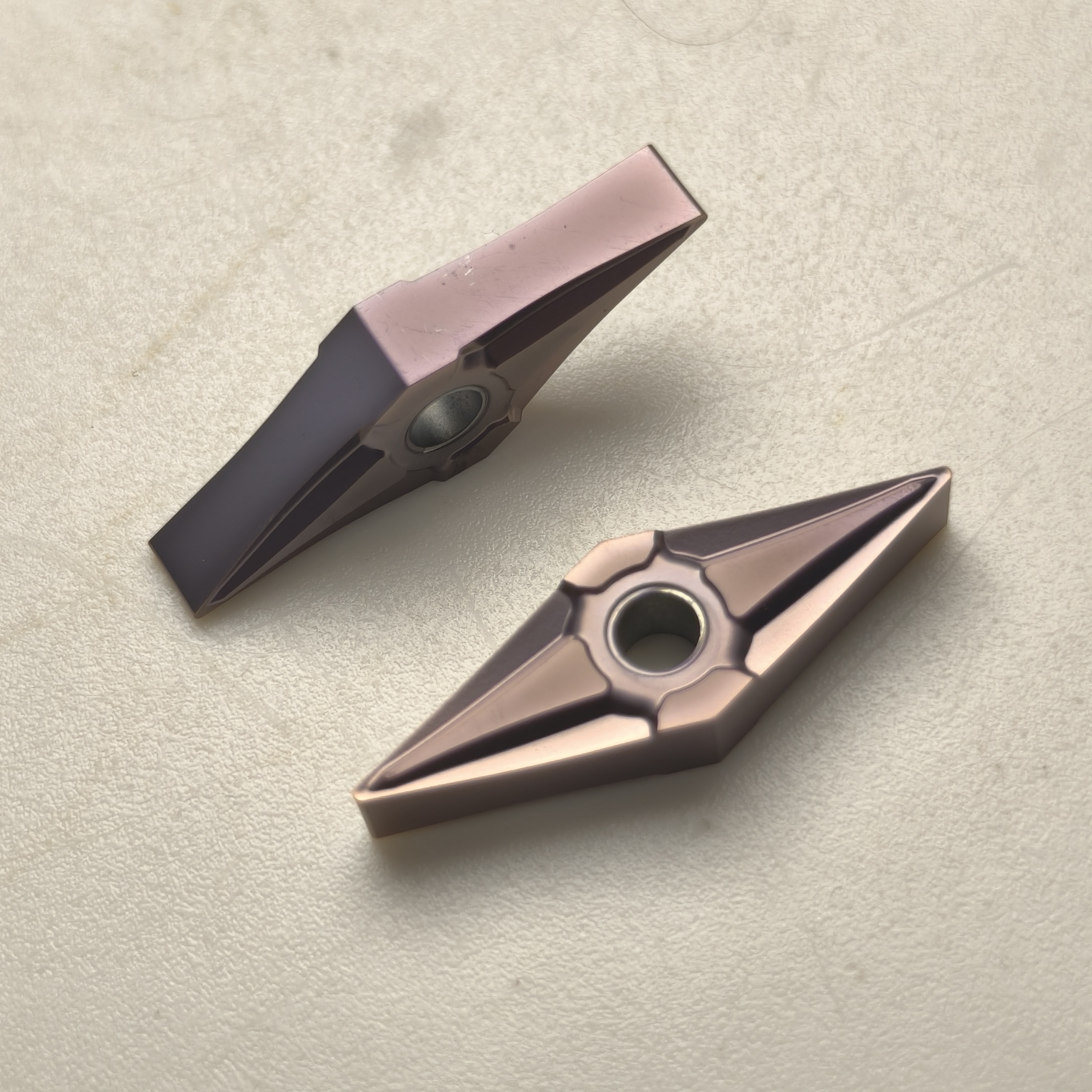 Carbide CNC Insert VNMG160404/VNMG160408/VNMG160412 Is Used to CNC Turning Tool Plate of MVJNR Tool Holder