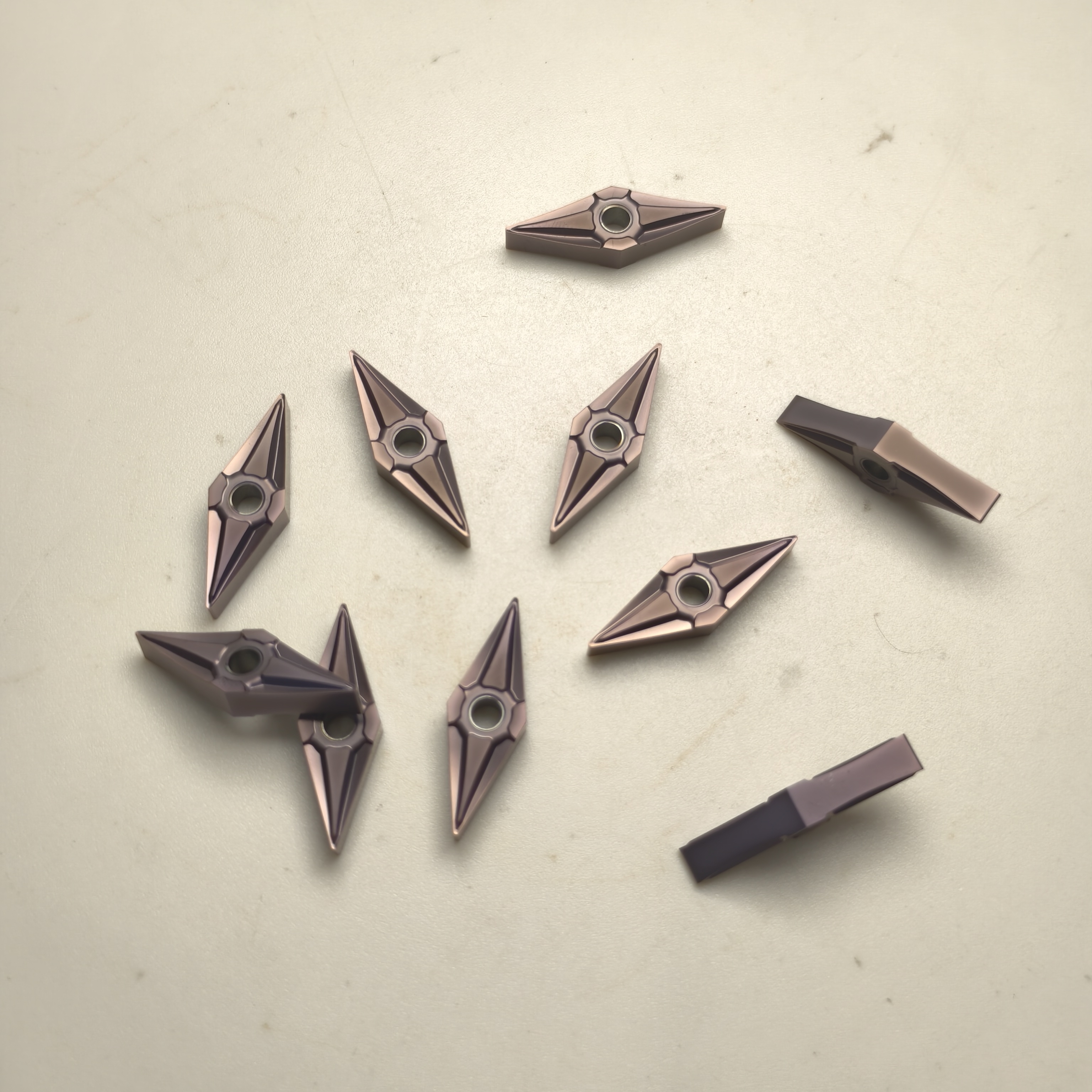 Carbide CNC Insert VNMG160404/VNMG160408/VNMG160412 Is Used to CNC Turning Tool Plate of MVJNR Tool Holder