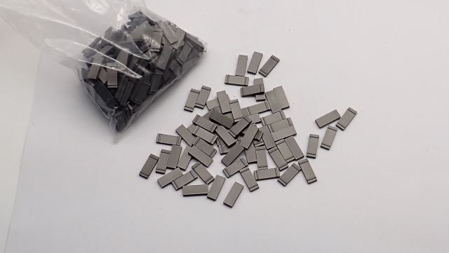 Factory Supply 13*5*1.5mm YN8 HIP Sintered Non-Magnetic Tungsten Carbide Short Protection Strips for Drilling Stabilizer