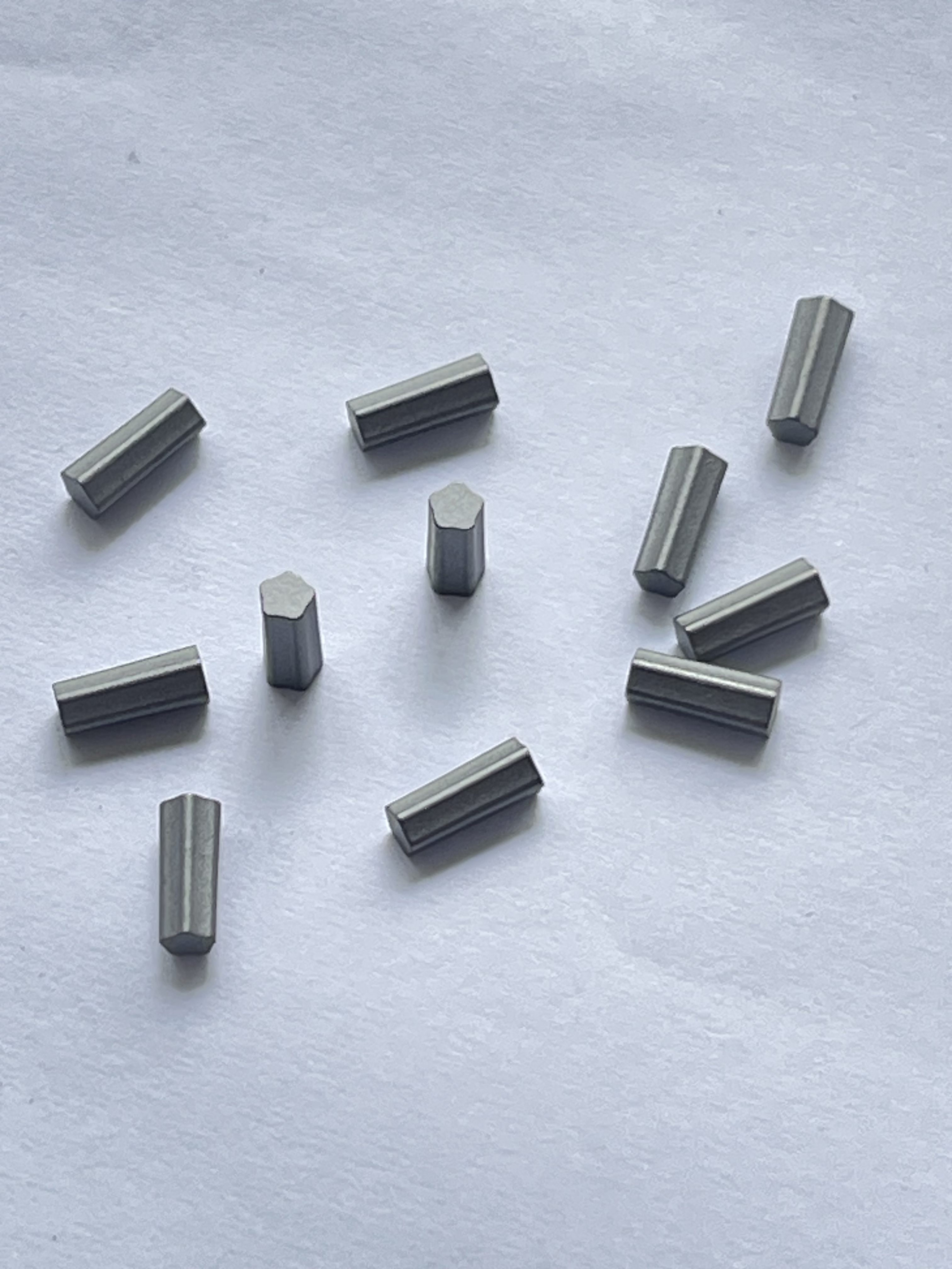 Solid Tungsten Carbide Stud Pins and Domed Head Nails for Horse Shoes Tire Studs Ice Snow Traction Anti-Slip Spike Inserts