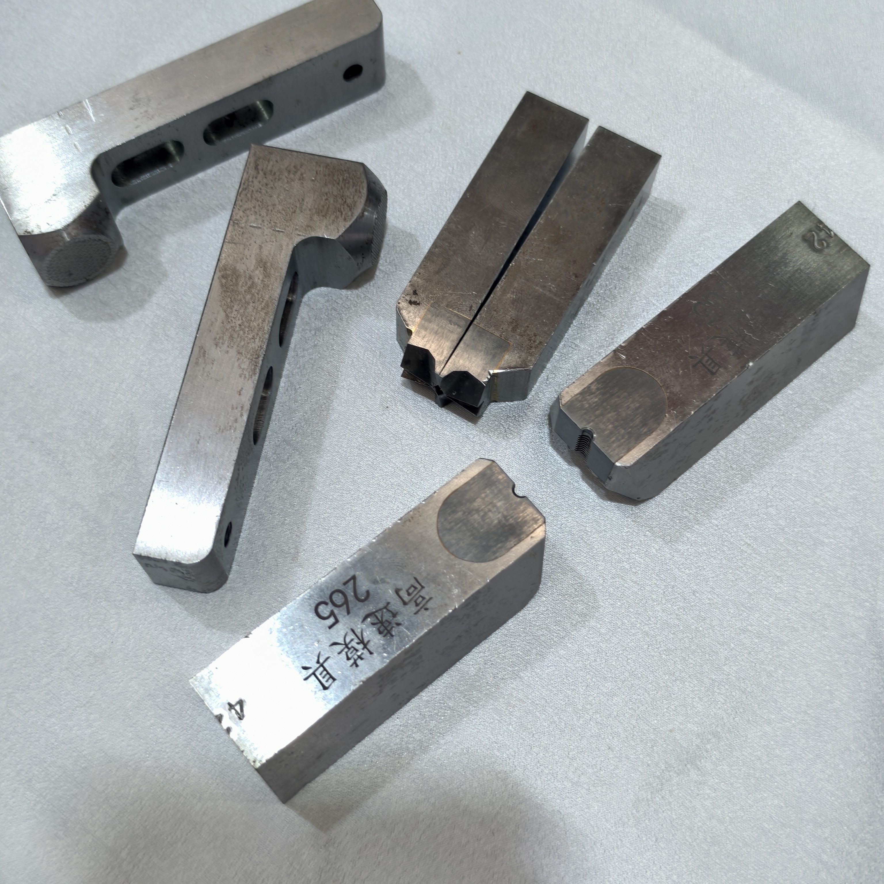 Customizable OEM Tungsten Carbide Wire Nail Cutter Machine with Polished Surface