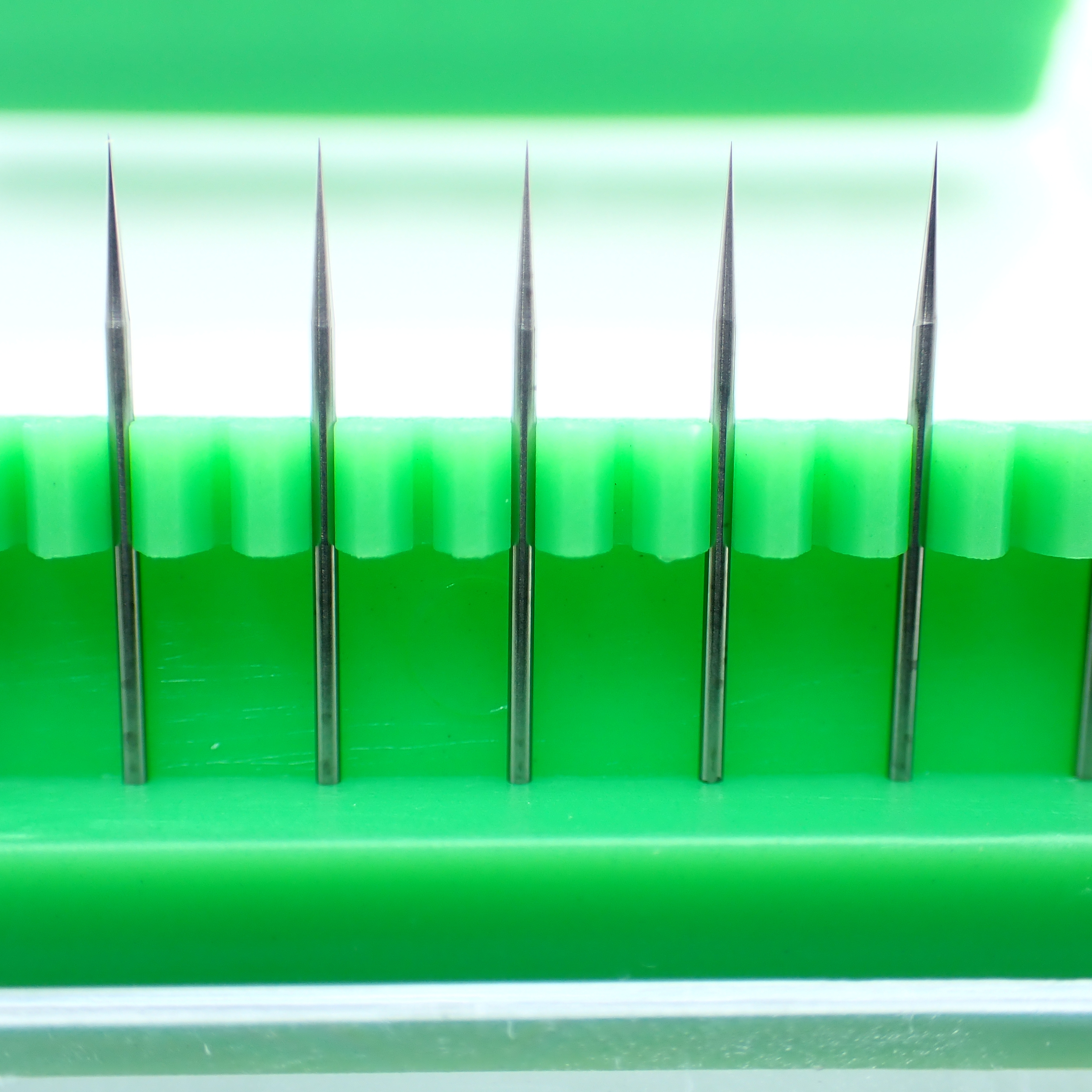 Customized YL10.2 Sintered Cemented Tungsten Carbide Rod and Needles for Pearl Cloth Buttons and Shell Punching Applications