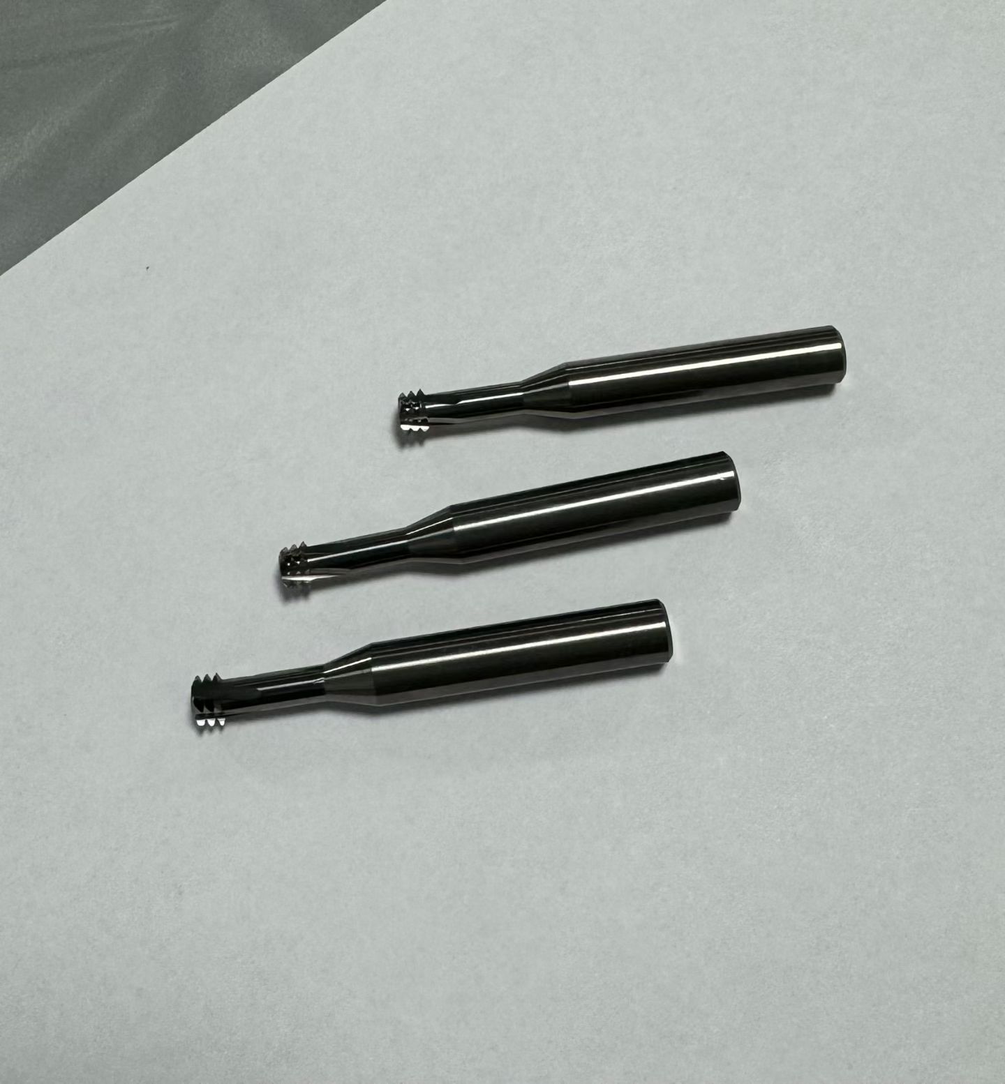 "Customized ODM/OEM Solid Carbide 3-Row Thread Milling Cutter for CNC Machines M1-M12 Tiain-Coated Climb Milling Cutter"
