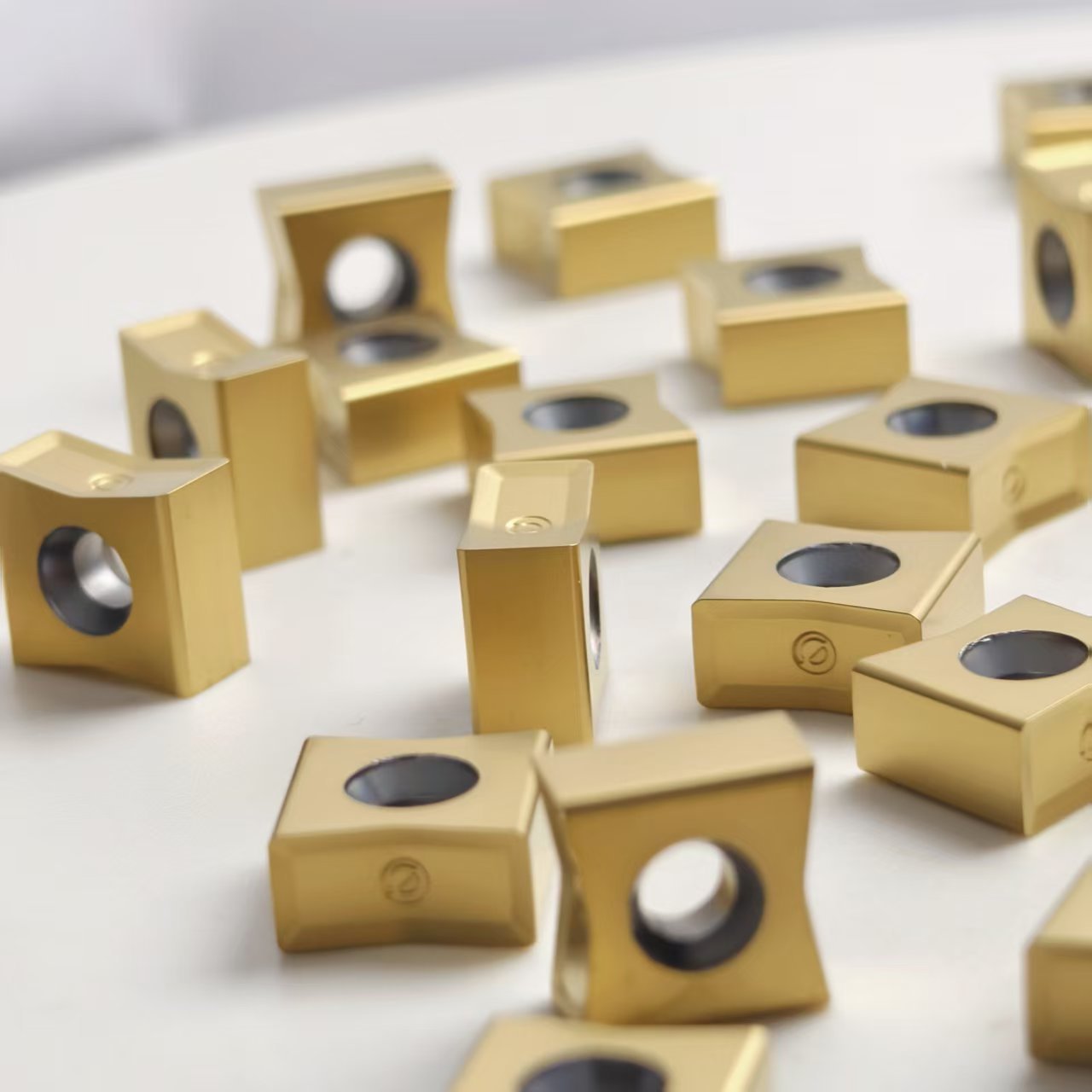 Heavy-duty Tangential Indexable Milling Insert LNMX1206 / LNE323 Heavy-duty Face Milling