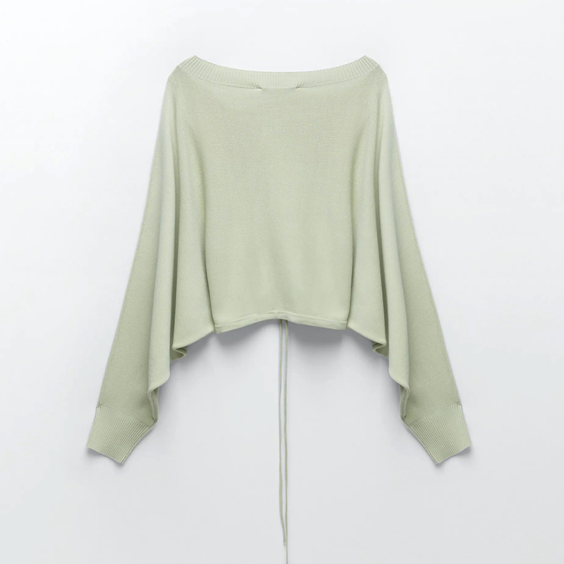 Cropped knit sweater & Knit shorts