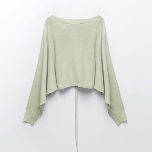 Cropped knit sweater & Knit shorts