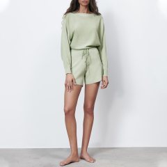 Cropped knit sweater & Knit shorts