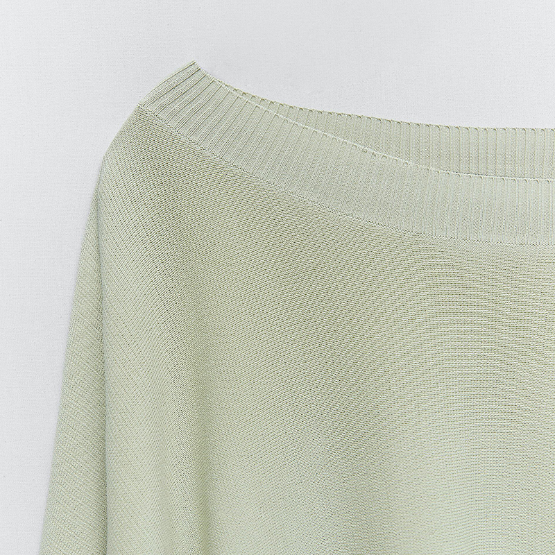 Cropped knit sweater & Knit shorts