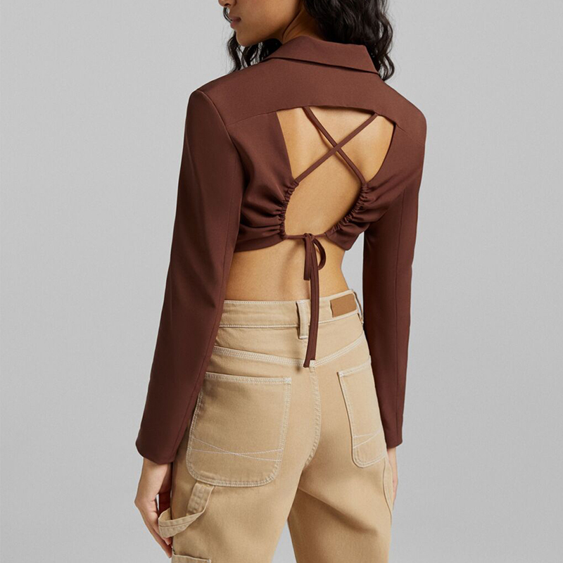 Short blazer with hollow design on the back