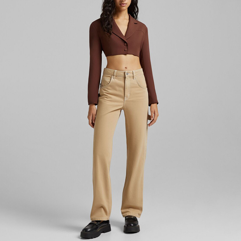 Short blazer with hollow design on the back