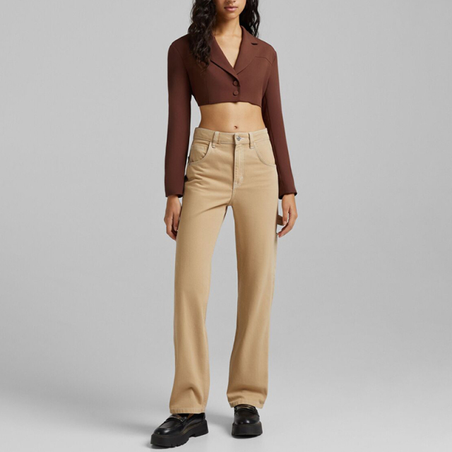 Short blazer with hollow design on the back