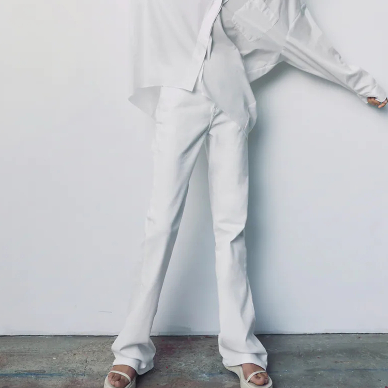 FLARED JEANS