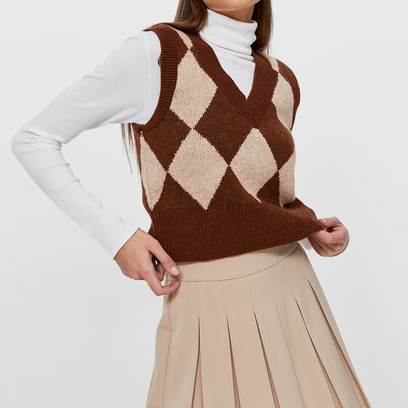 Diamond pattern vest
