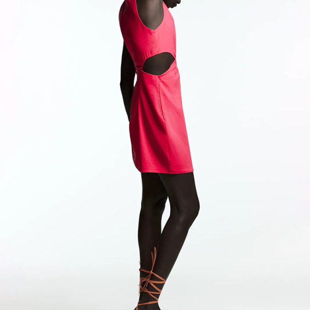 DRESS WITH CUT-OUT DETAIL
