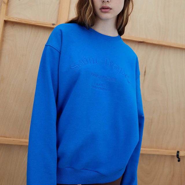 Oversized sweatshirt with embroidery