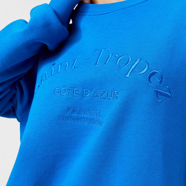 Oversized sweatshirt with embroidery