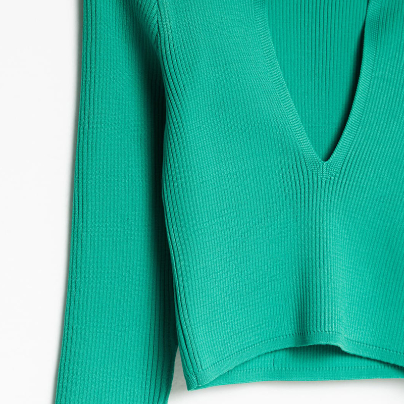 V-neck knitted polo shirt