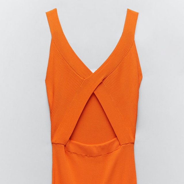 CUT-OUT DETAIL KNIT DRESS