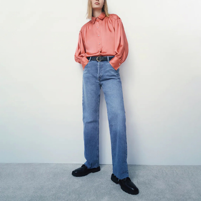 Loose sleeve shirt