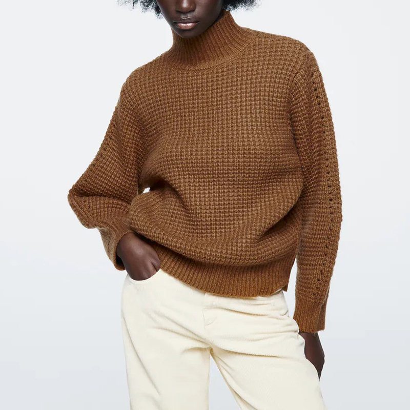 Half turtleneck sweater