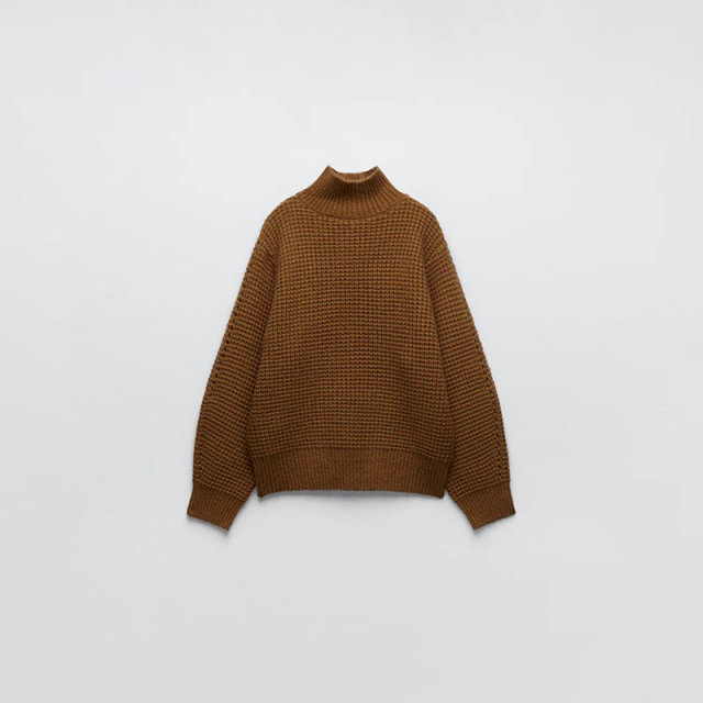 Half turtleneck sweater