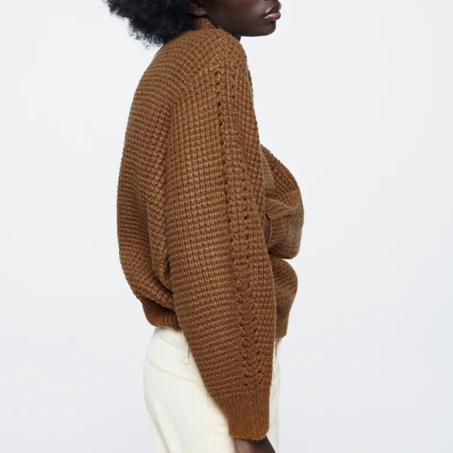 Half turtleneck sweater