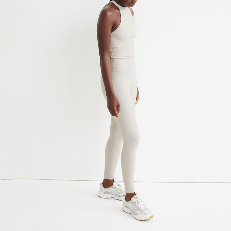 Sports top